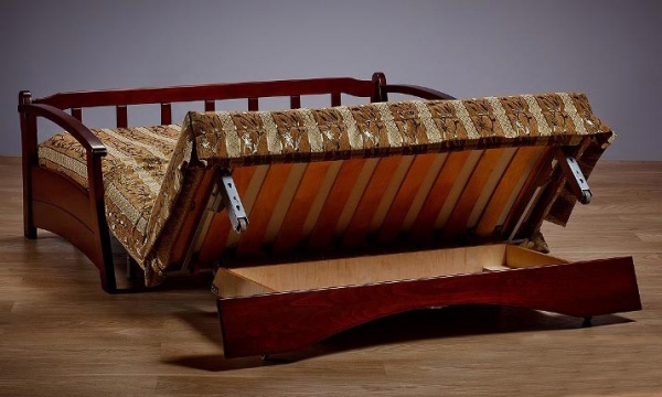 Диван аккордеон нирвана с деревянными подлокотниками